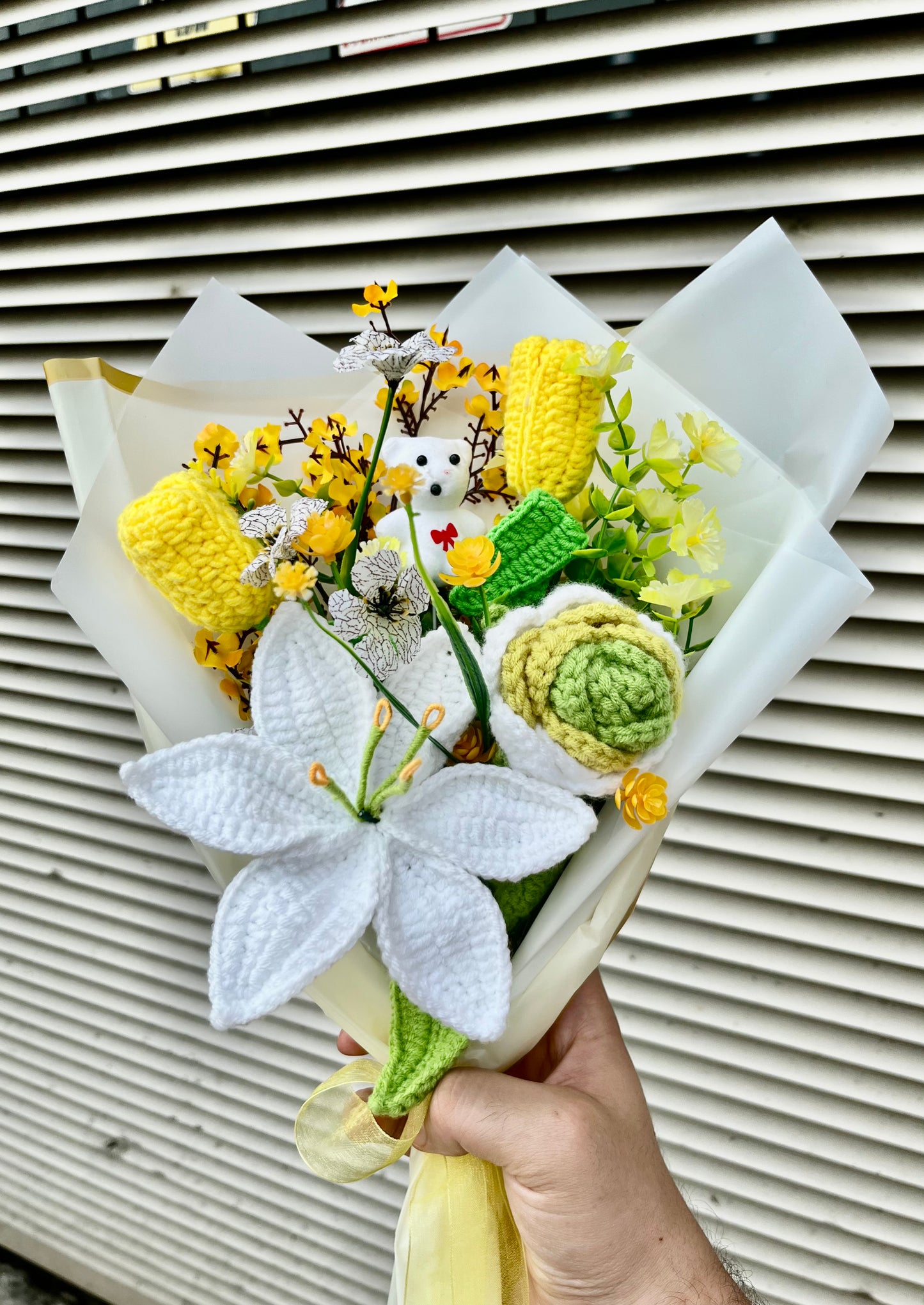 White Crochet Flowers Bouquet, Handmade Finished Knitted Flower Bouquet for Birthday Housewarming Gift & Handmade Home Decor