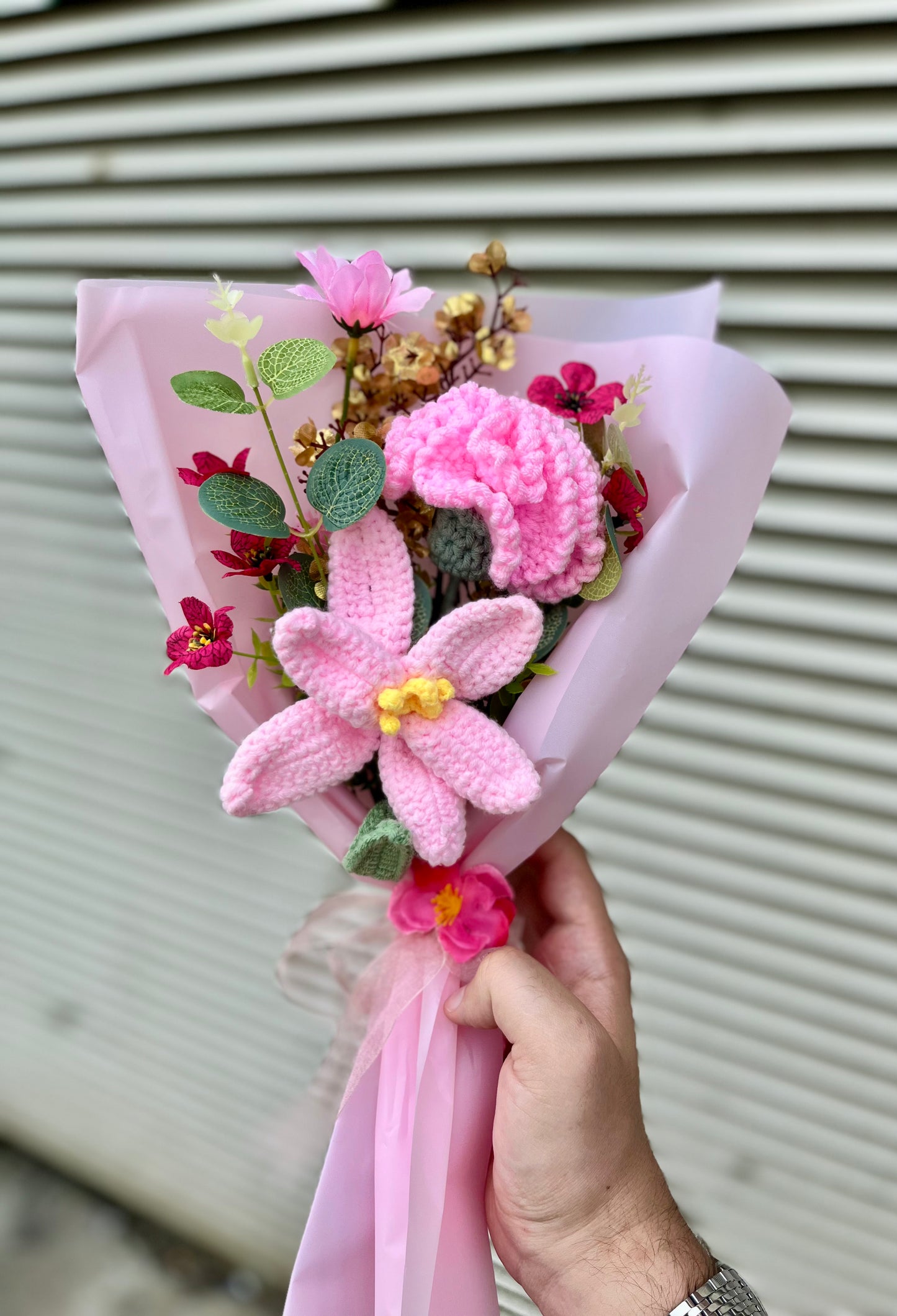 Pink Love Crochet Flowers Bouquet, Handmade Finished Knitted Flower Bouquet for Birthday Housewarming Gift & Handmade Home Decor