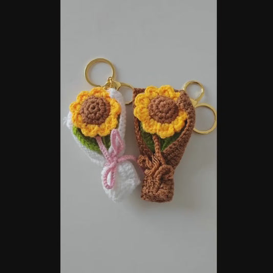 2 pcs Crochet sunflower bouquet keychain  , Perfect for Gifts on Valentine'S Day, Teacher'S Day, Mother'S Day, Father'S Day, Weddings, Anniversaries, Birthdays, And for Decorating Living Rooms (Copy)